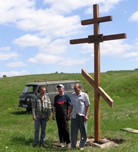 Установка поклонного креста в память погибших в битве при р. Восьме